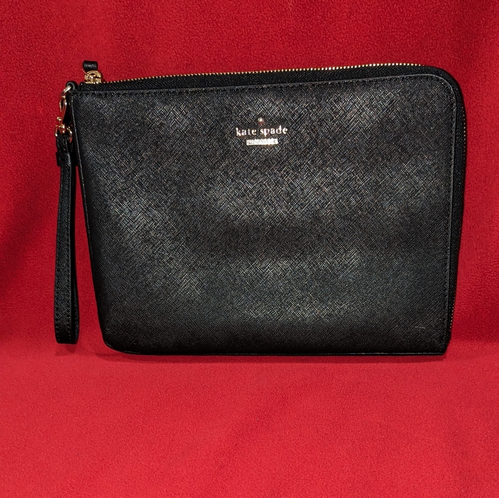 Kate Spade Just Charge It Wristlet Clutch Saffiano Leather Black EUC *Read*